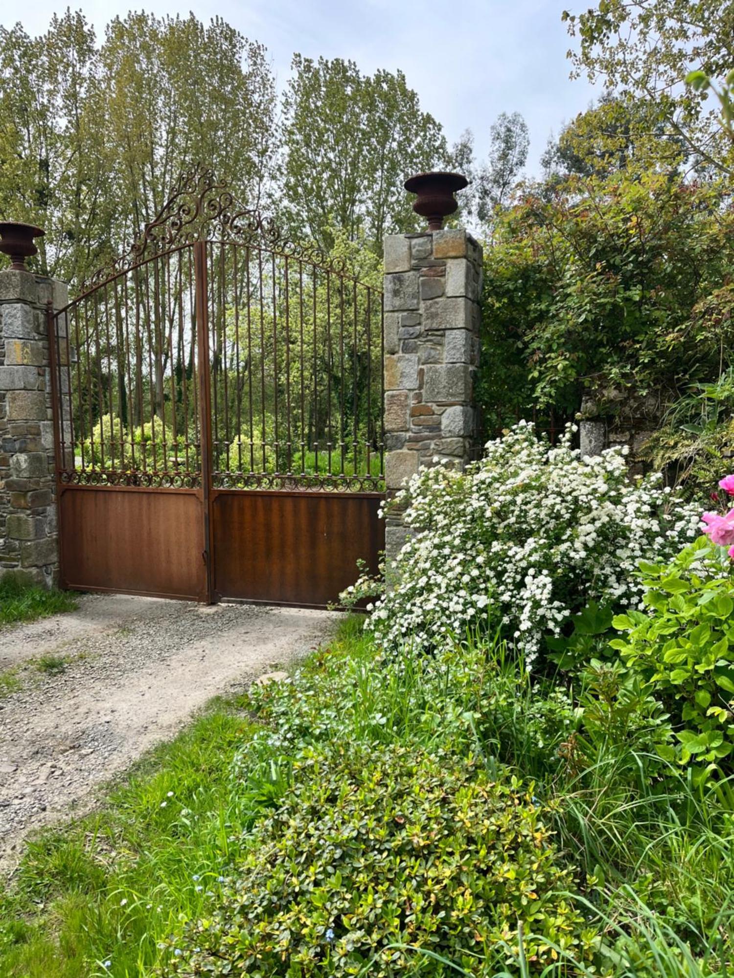 Отель Domaine Du Tertre Ychot Доль-де-Бретань Экстерьер фото